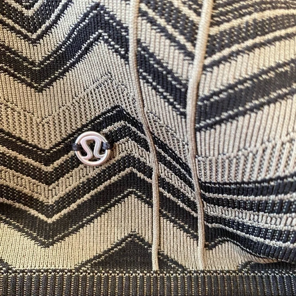 Lululemon Ebb to Street Leggings Black Chevron Heathered Fatigue Green‎ size 6